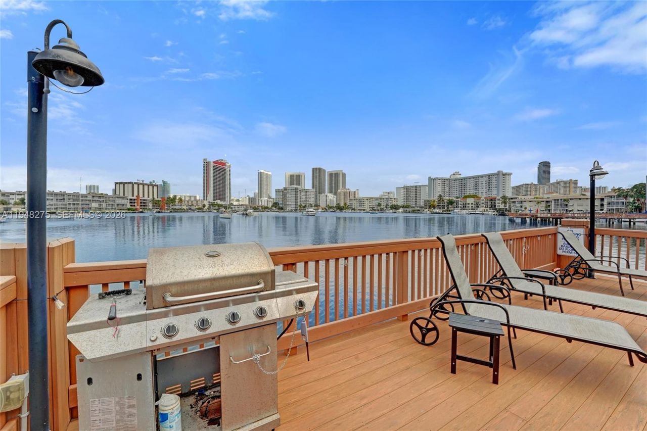 410 Golden Isles Dr, Unit 407, Hallandale Beach, FL 33009 Photo