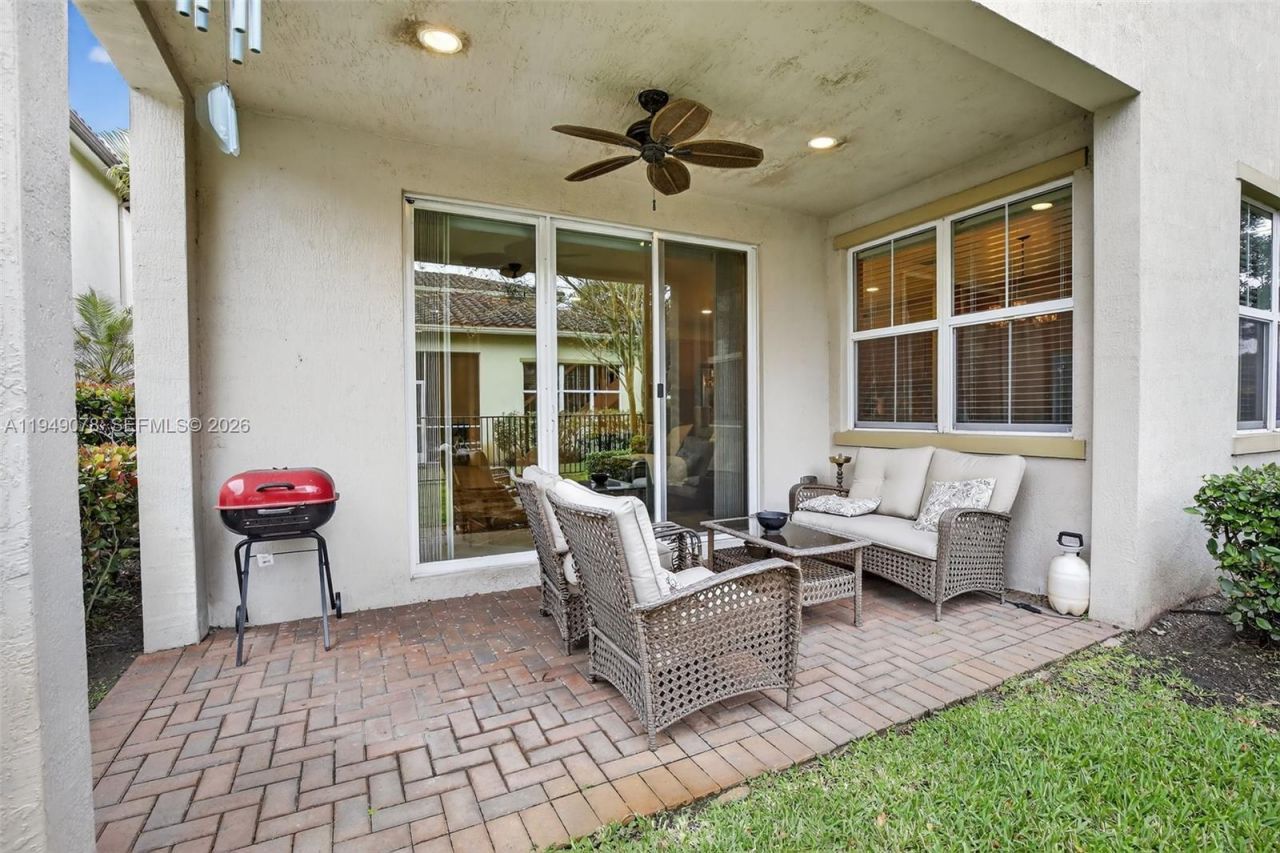 5208 Falcon Trl, Davie, FL 33314 Photo