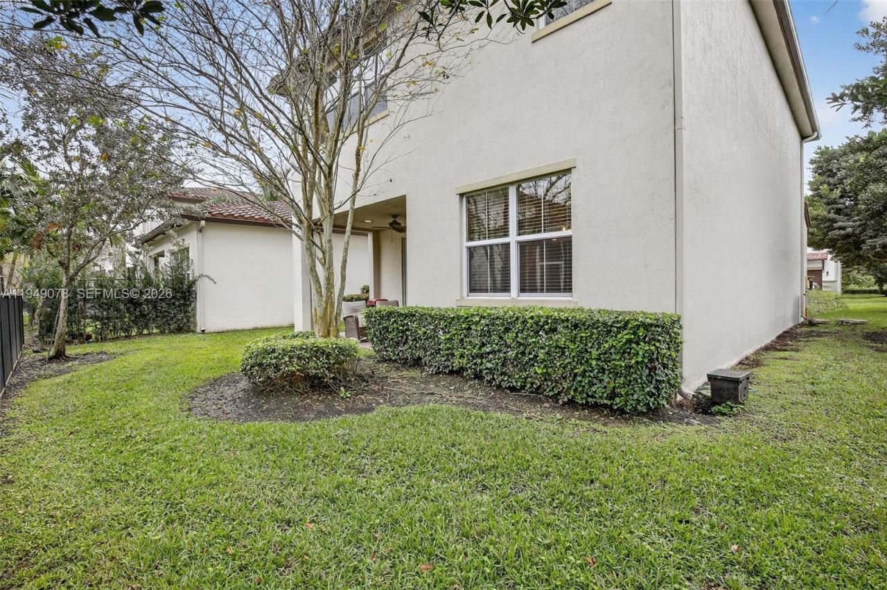 5208 Falcon Trl, Davie, FL 33314 Photo