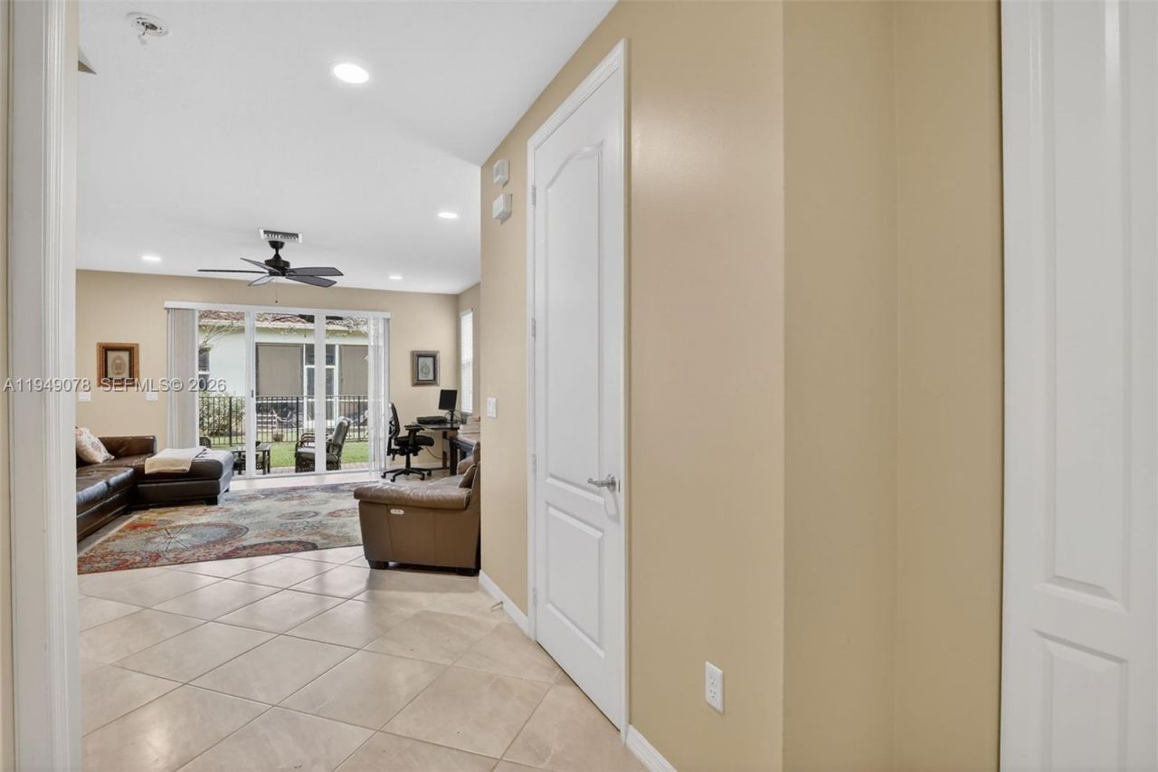 5208 Falcon Trl, Davie, FL 33314 Photo