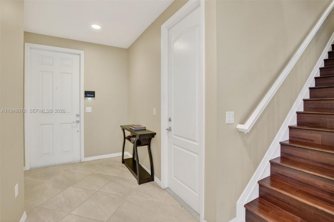 5208 Falcon Trl, Davie, FL 33314 Photo