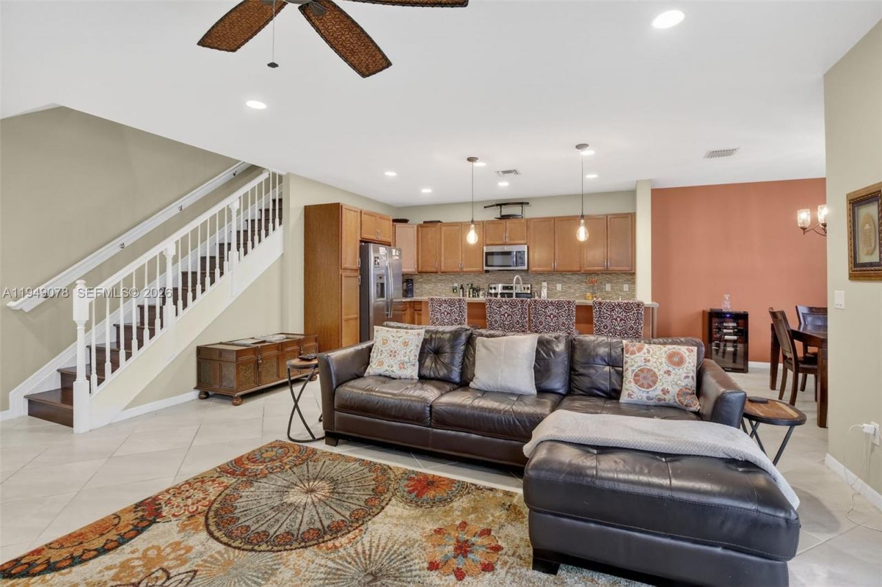 5208 Falcon Trl, Davie, FL 33314 Photo