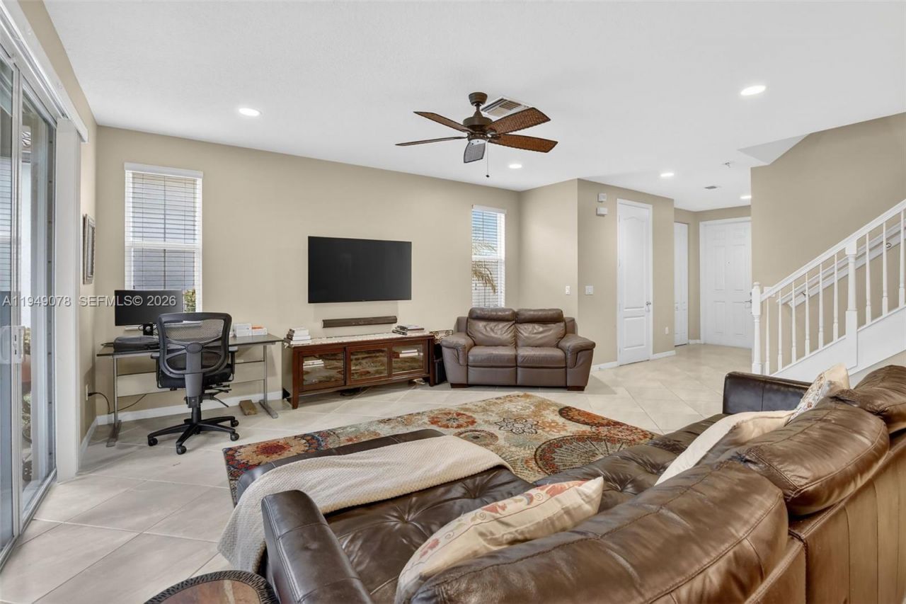 5208 Falcon Trl, Davie, FL 33314 Photo