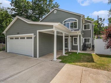 3280 Chambourne Street, Commerce Twp, MI 48382