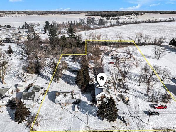 12181 Dixie Highway , Birch Run Twp, MI 48415