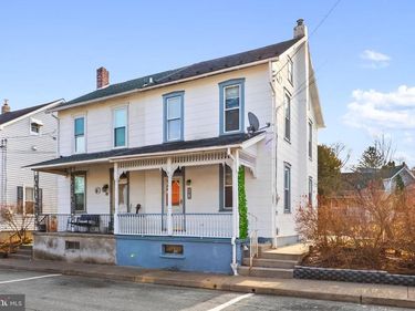 38 E 2ND STREET, ALBURTIS, PA 18011