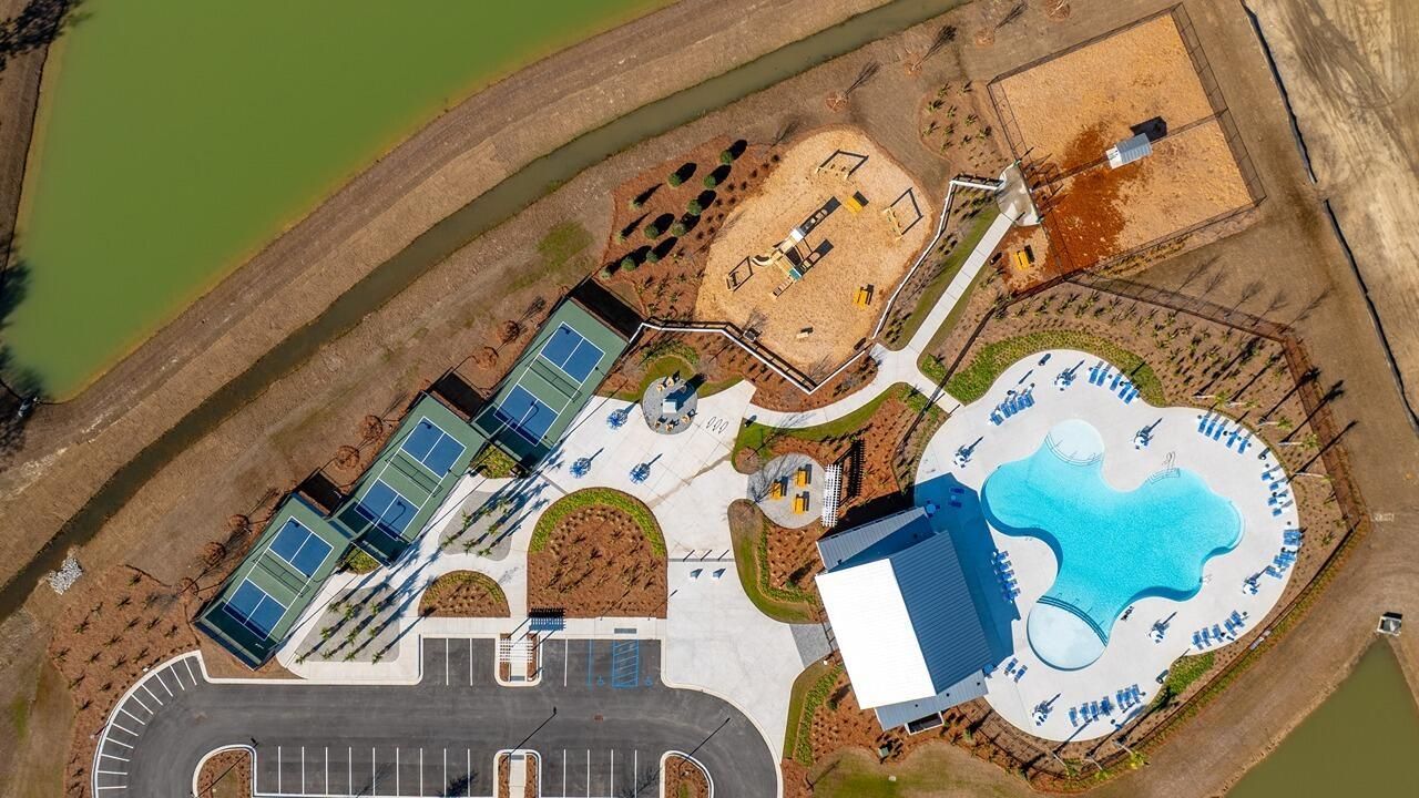 122 Broadstone Drive Photo 2