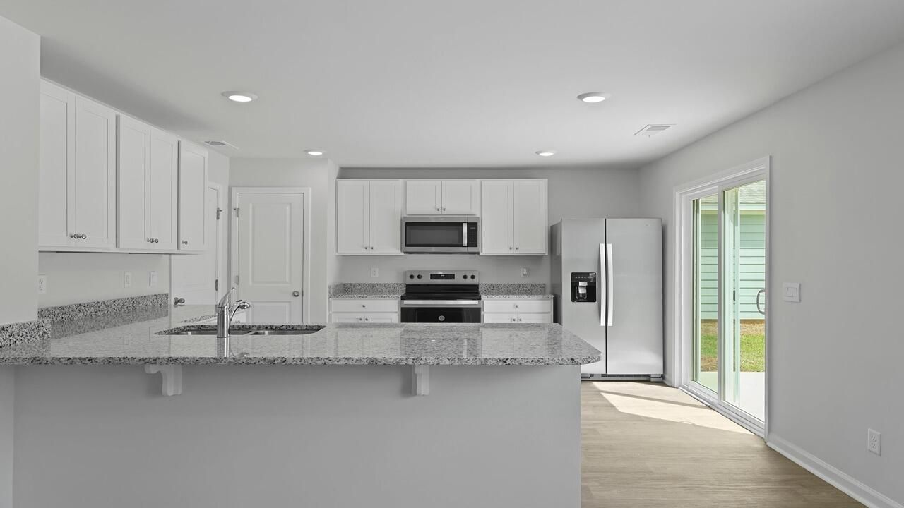 122 Broadstone Drive Photo 4