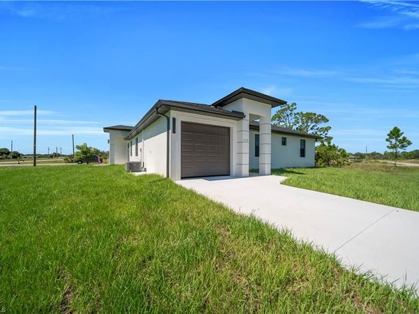 1110-1112 Eisenhower BLVD, LEHIGH ACRES, FL 33974