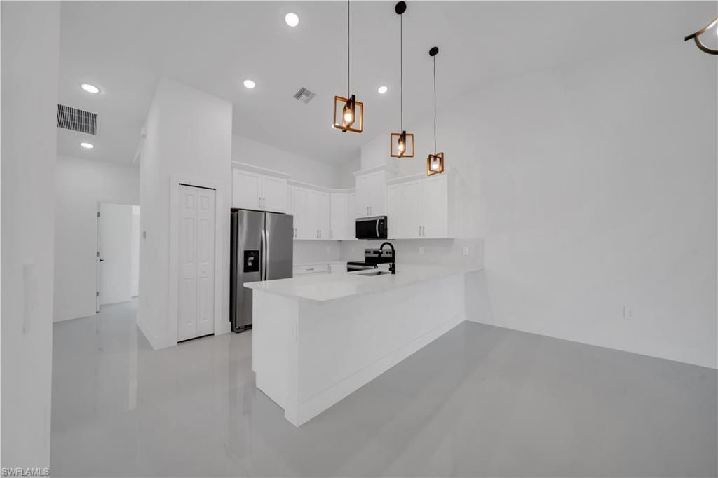 1110-1112 Eisenhower Blvd, Lehigh Acres, FL 33974 Photo