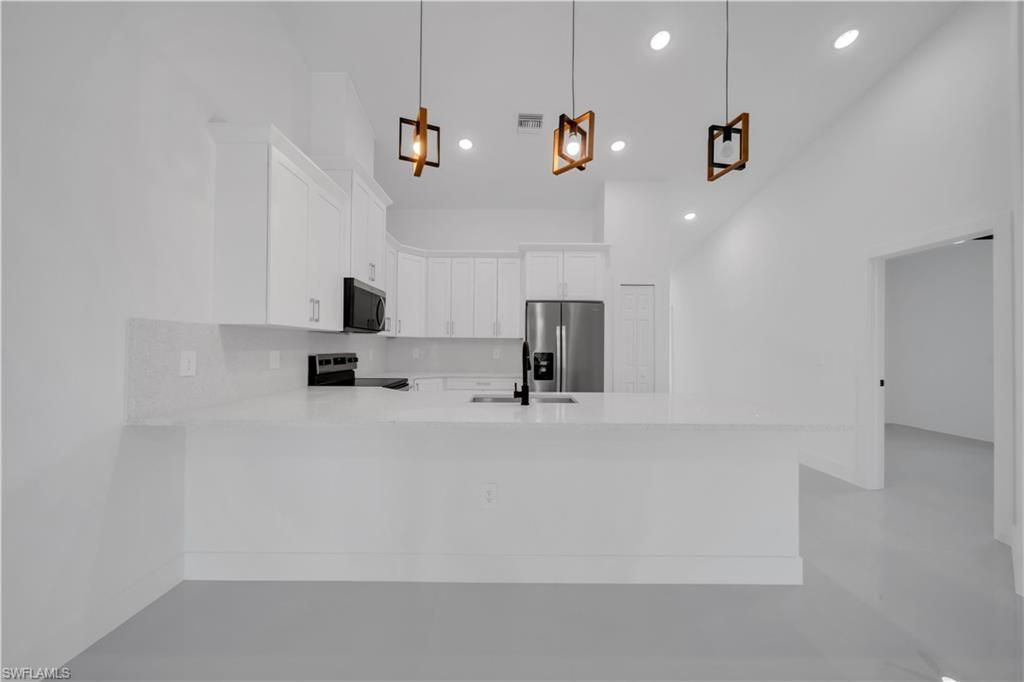 1110-1112 Eisenhower Blvd, Lehigh Acres, FL 33974 Photo