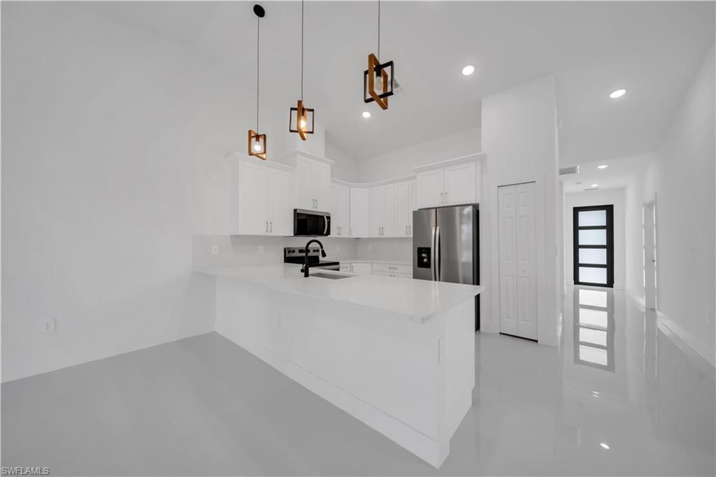 1110-1112 Eisenhower Blvd, Lehigh Acres, FL 33974 Photo