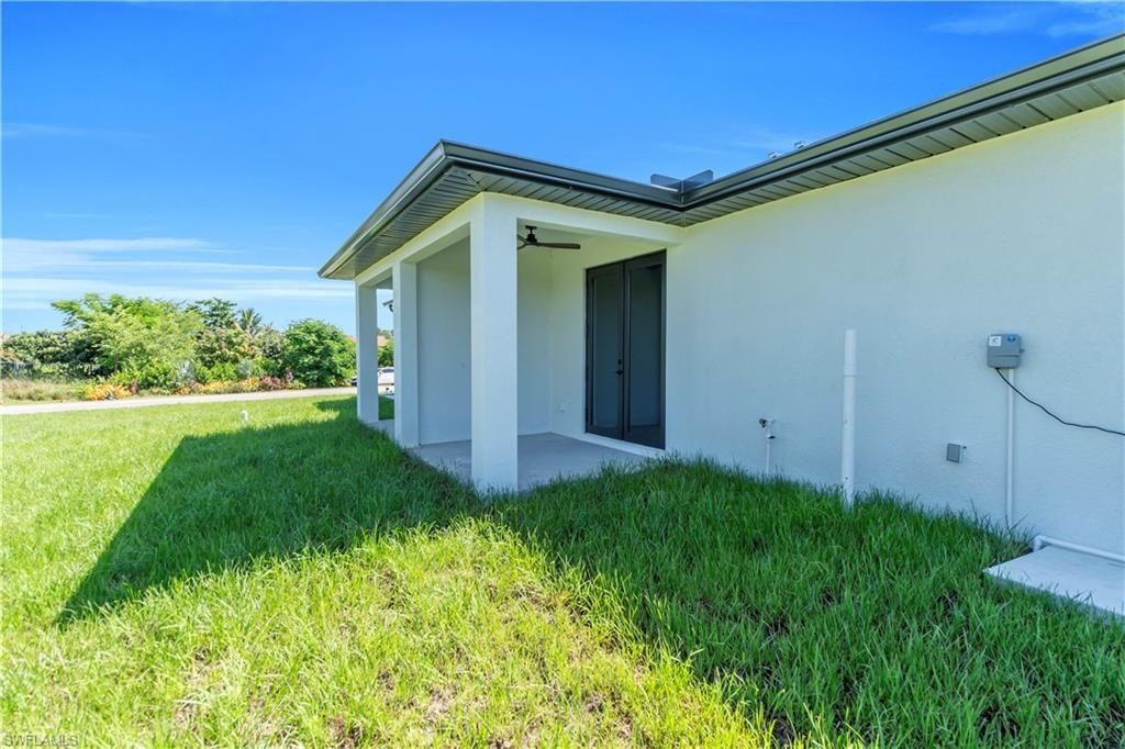 1110-1112 Eisenhower Blvd, Lehigh Acres, FL 33974 Photo