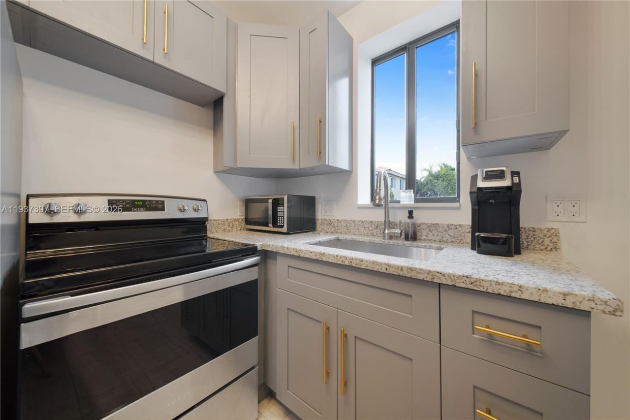 2162 SW 14th Ter, Unit 101, Miami, FL 33145 Photo