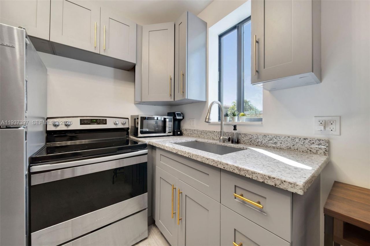 2162 SW 14th Ter, Unit 101, Miami, FL 33145 Photo