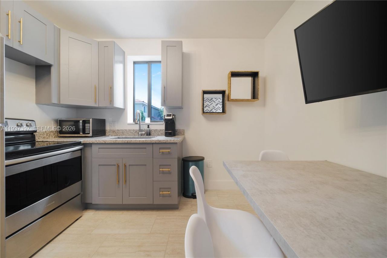 2162 SW 14th Ter, Unit 101, Miami, FL 33145 Photo
