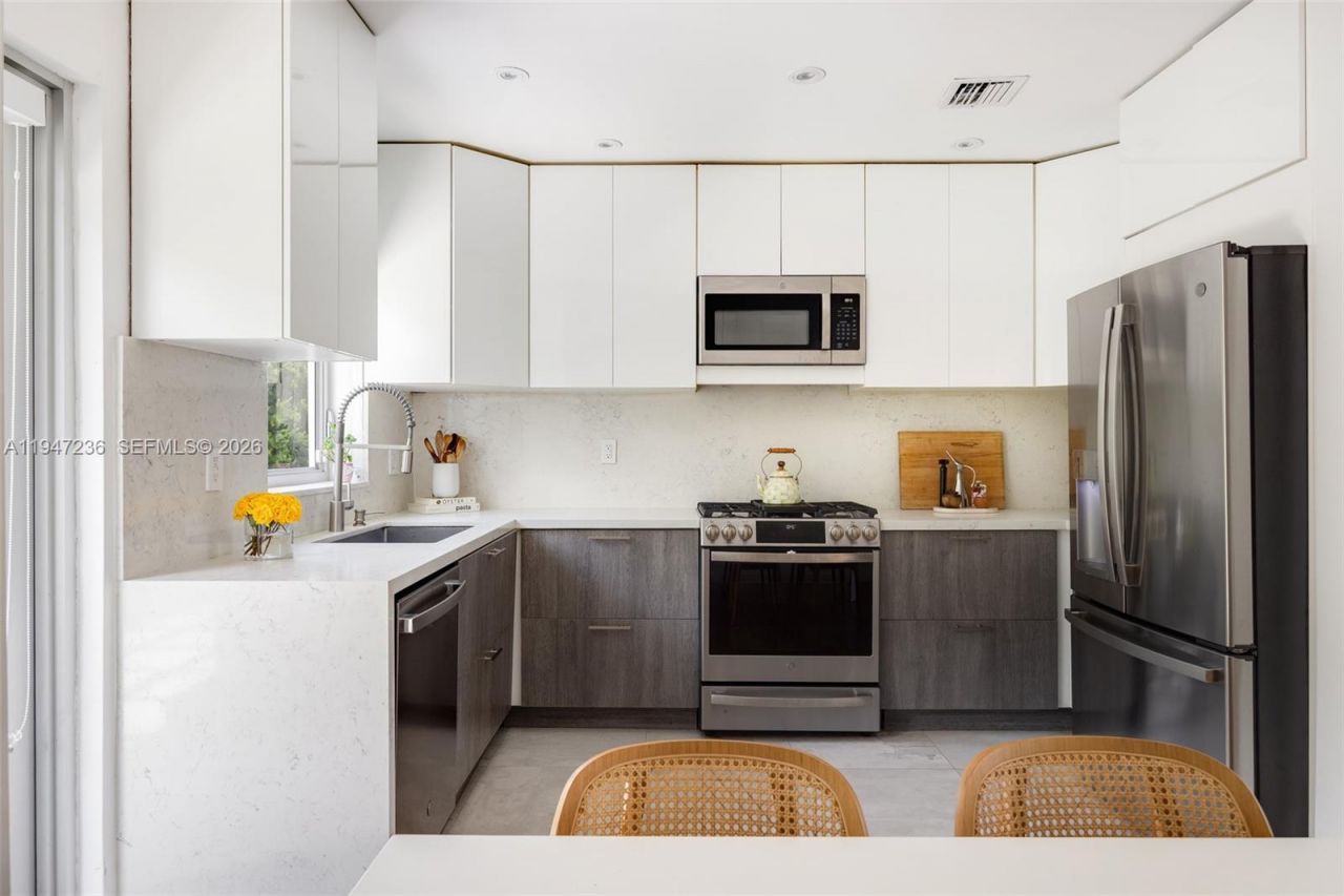 6055 SW 38th St , Miami, FL 33155 Photo