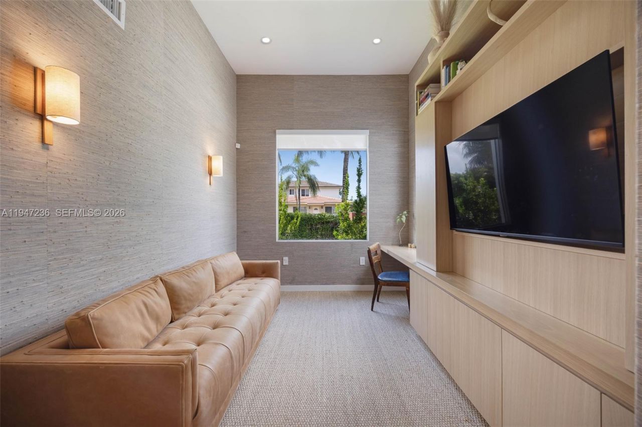 6055 SW 38th St , Miami, FL 33155 Photo