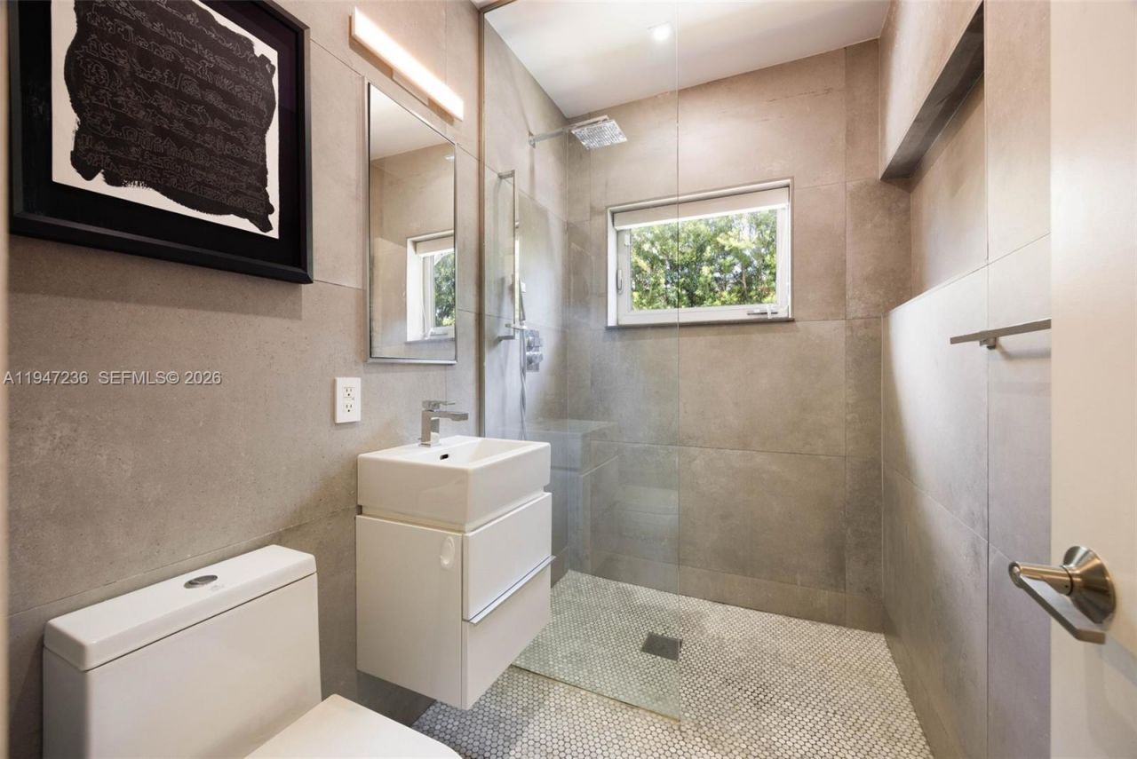 6055 SW 38th St , Miami, FL 33155 Photo