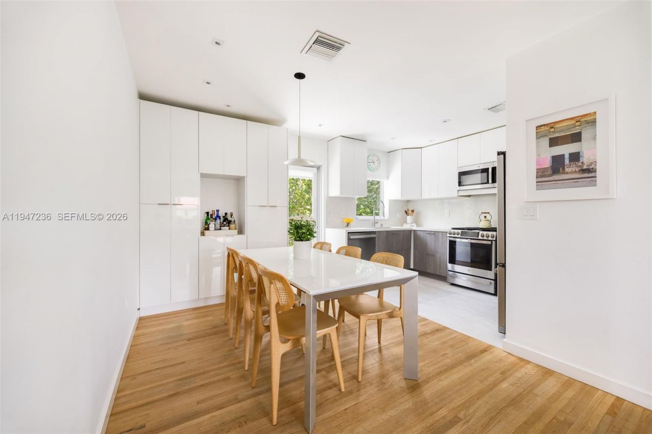 6055 SW 38th St , Miami, FL 33155 Photo