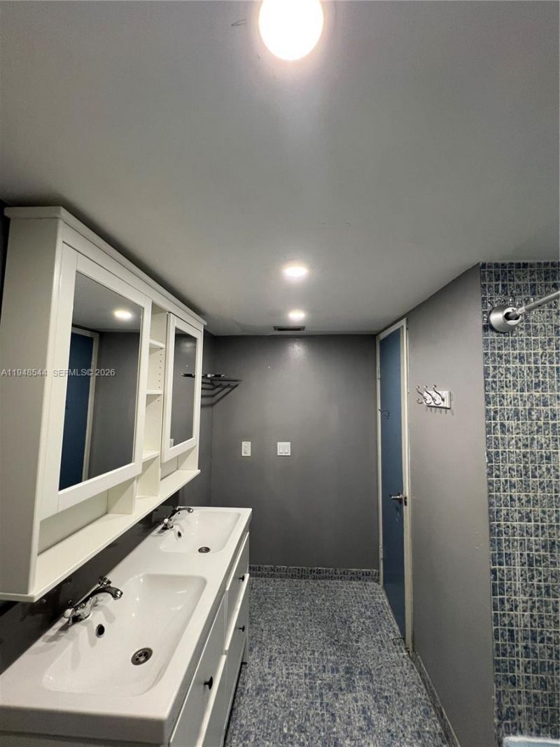 1710 NE 191st St , Unit 100-3, Miami, FL 33179 Photo