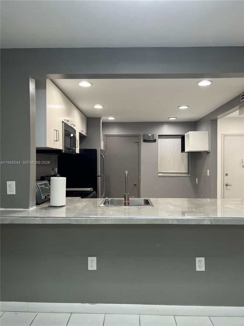 1710 NE 191st St , Unit 100-3, Miami, FL 33179 Photo