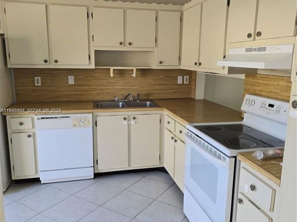 2908 NW 67th Ct, Fort Lauderdale, FL 33309