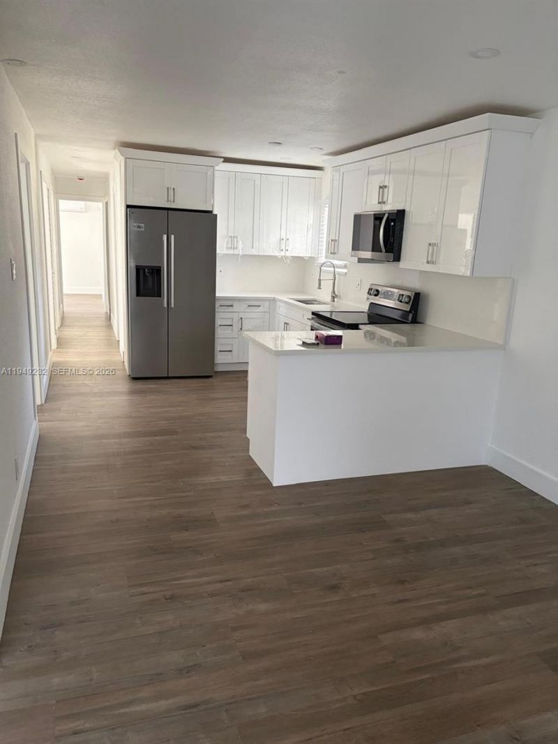 2910 NW 25th St, Fort Lauderdale, FL 33311 Photo