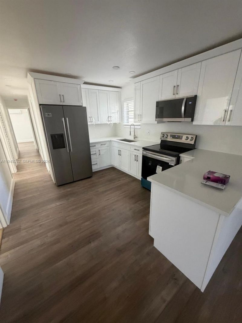 2910 NW 25th St, Fort Lauderdale, FL 33311 Photo