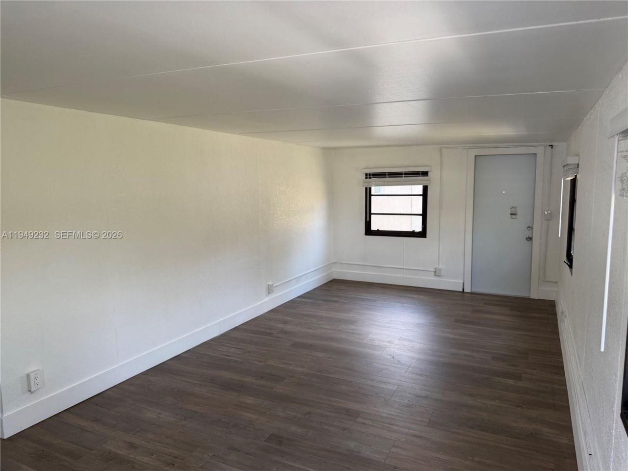 2910 NW 25th St, Fort Lauderdale, FL 33311 Photo