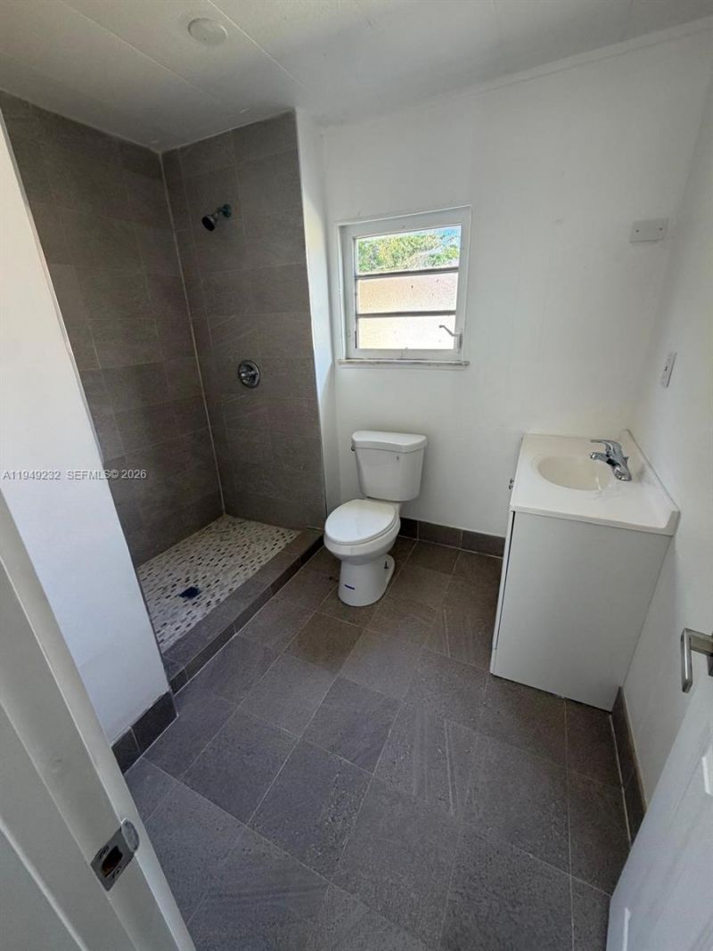 2910 NW 25th St, Fort Lauderdale, FL 33311 Photo