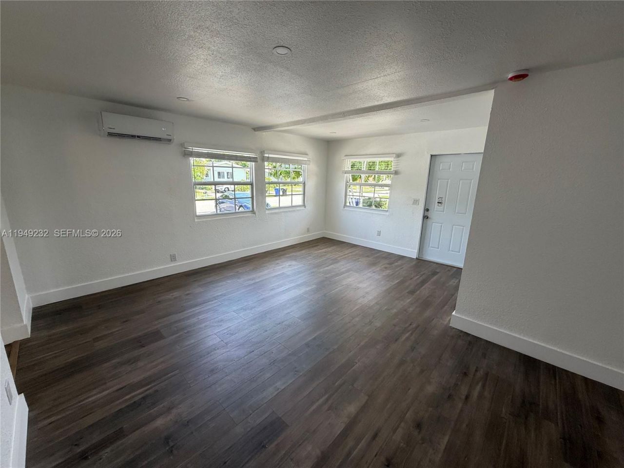 2910 NW 25th St, Fort Lauderdale, FL 33311 Photo