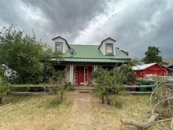 408 N Wichita Street, Electra, TX 76360