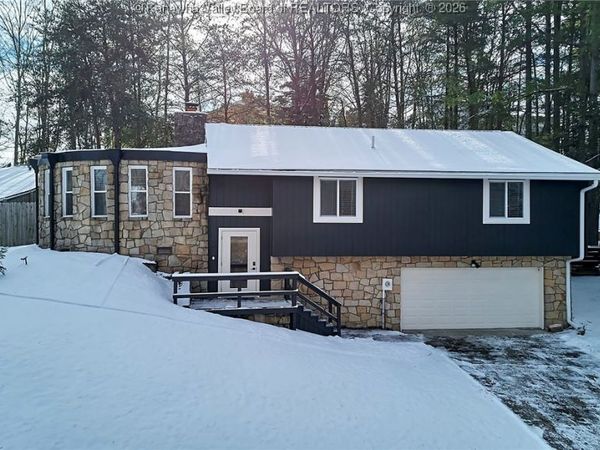 123 Woodbridge Drive, Charleston, WV 25311