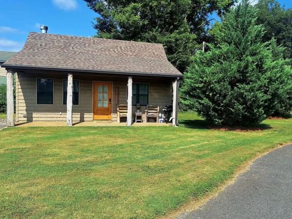 609 Whitthorne St , Shelbyville, TN 37160