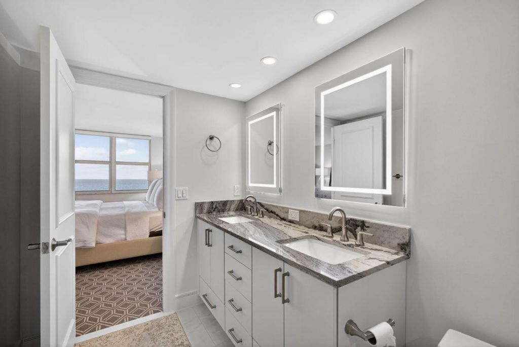 500 Ocean Drive, Unit E9c, Juno Beach, FL 33408 Photo