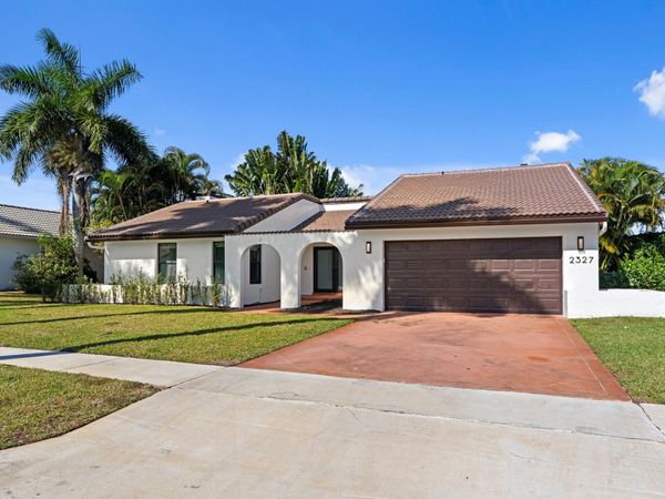 2327 SW 23rd Cranbrook Drive, Boynton Beach, FL 33436