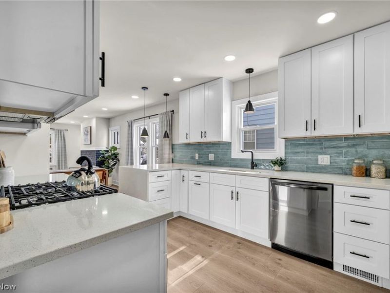 4498 South Hills Drive, Cleveland, OH 44109 Photo 12