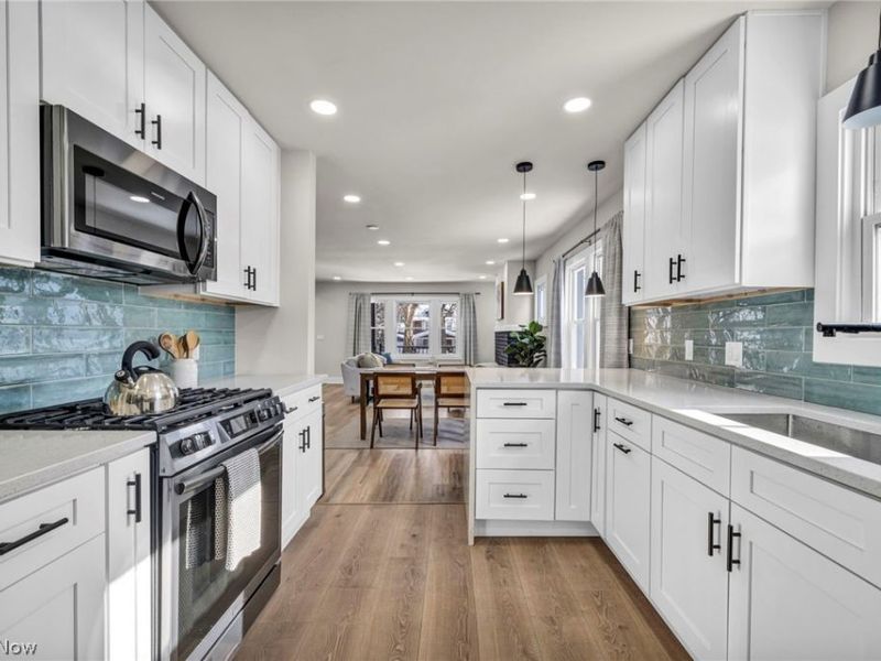 4498 South Hills Drive, Cleveland, OH 44109 Photo 17