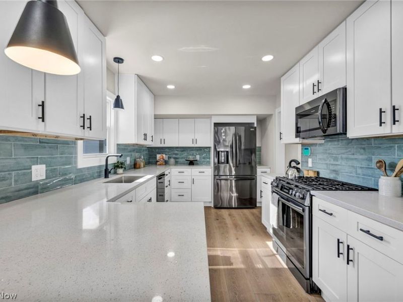 4498 South Hills Drive, Cleveland, OH 44109 Photo 18