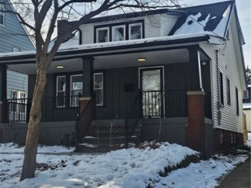 4498 South Hills Drive, Cleveland, OH 44109 Photo 2