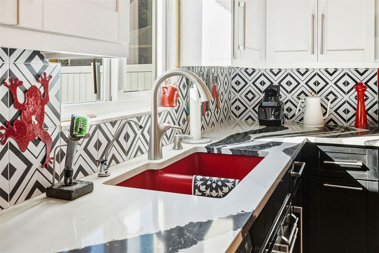 7728 34th Court E, Sarasota, FL 34243 Photo