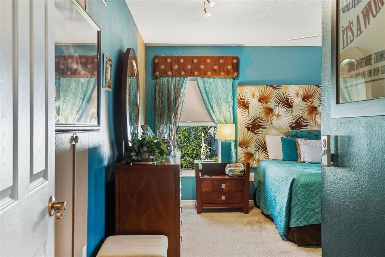 7728 34th Court E, Sarasota, FL 34243 Photo