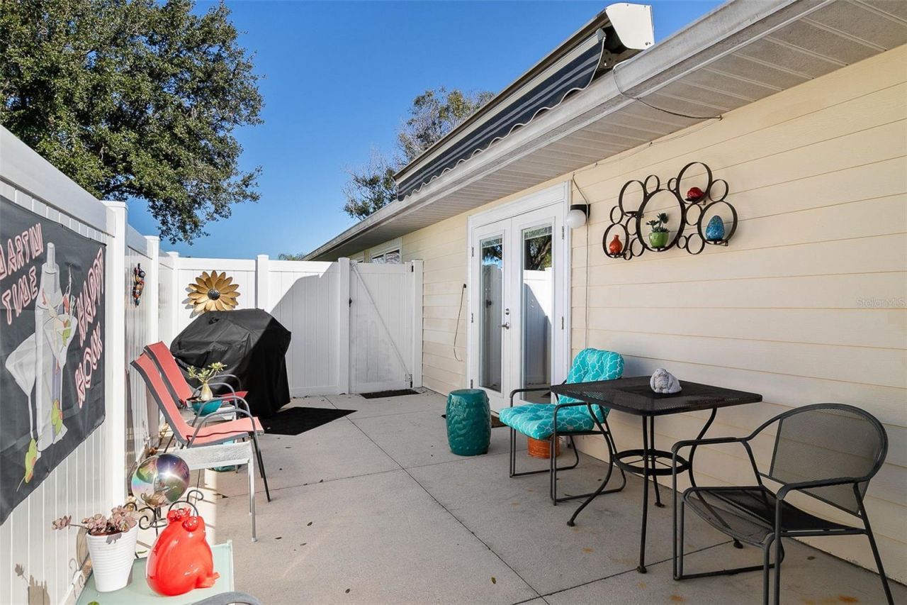 7728 34th Court E, Sarasota, FL 34243 Photo