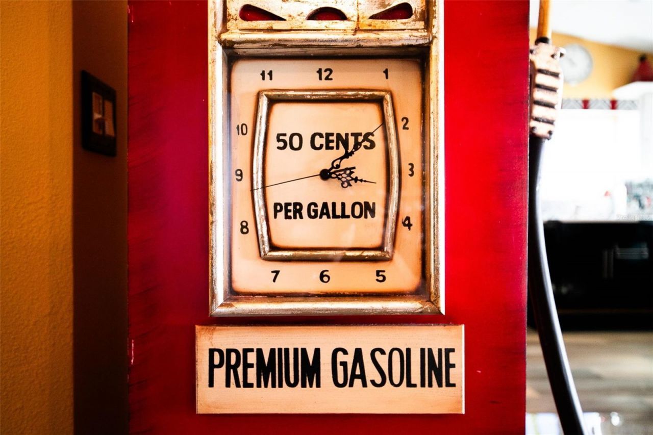 7728 34th Court E, Sarasota, FL 34243 Photo