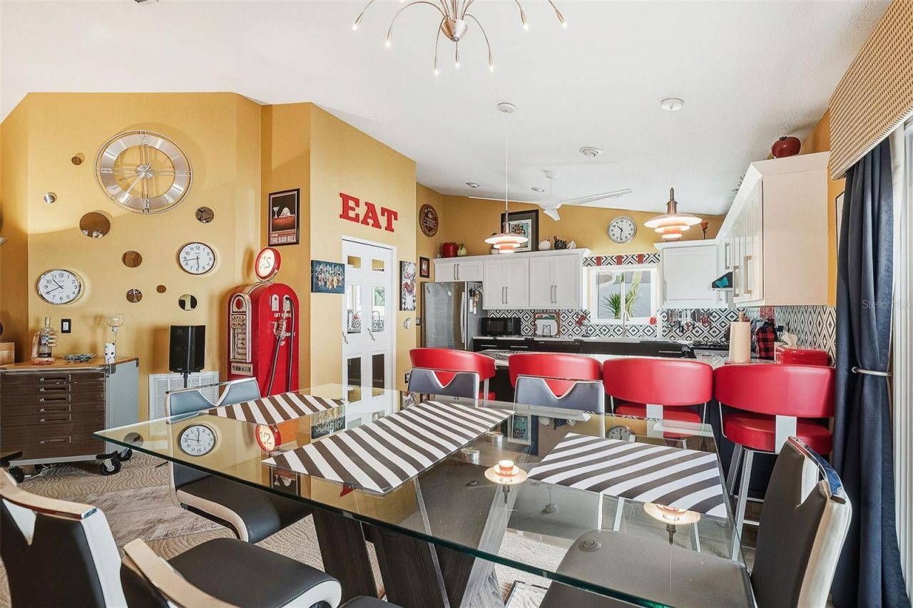 7728 34th Court E, Sarasota, FL 34243 Photo