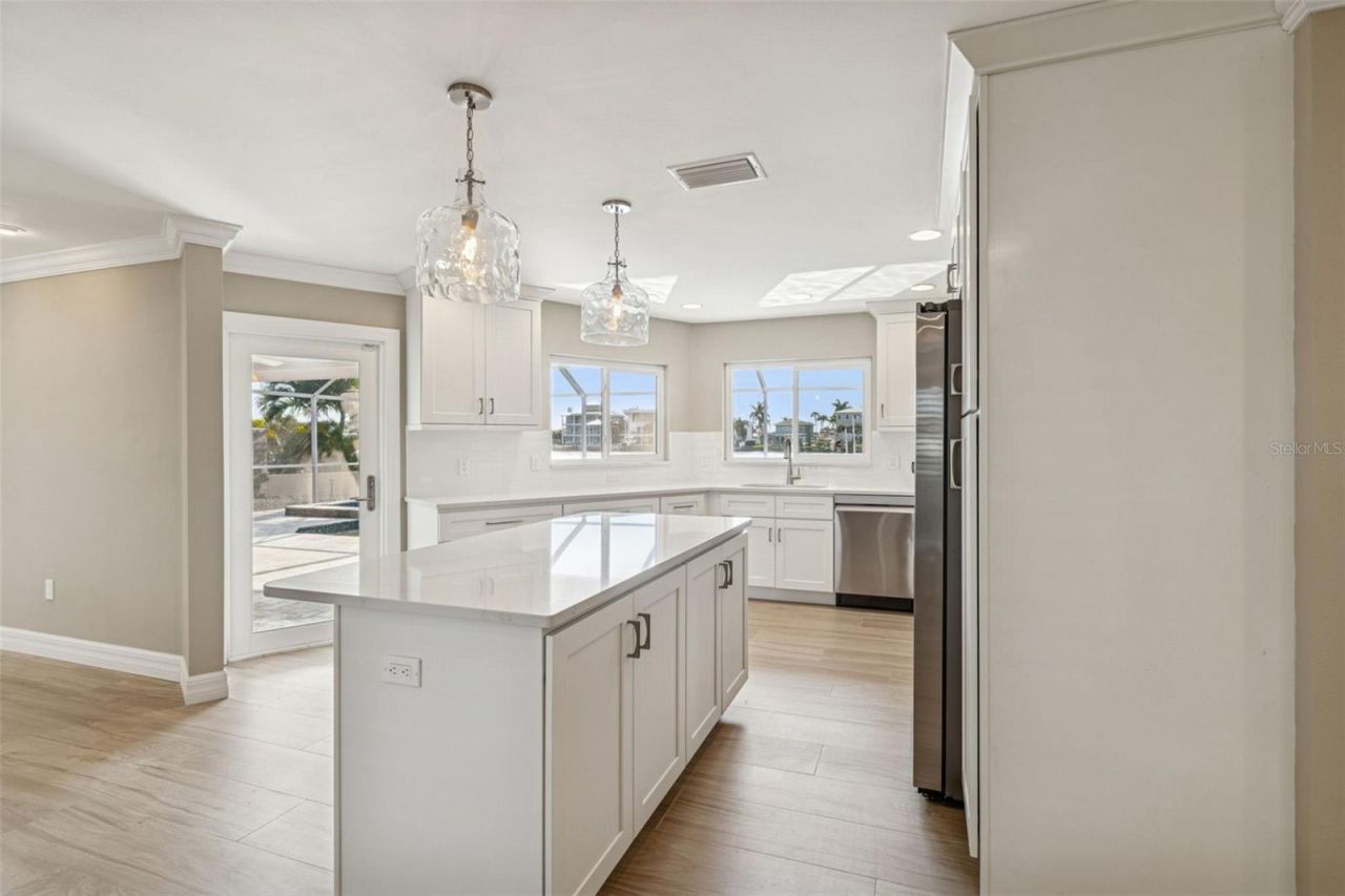 7864 9th Avenue S, Saint Petersburg, FL 33707 Photo