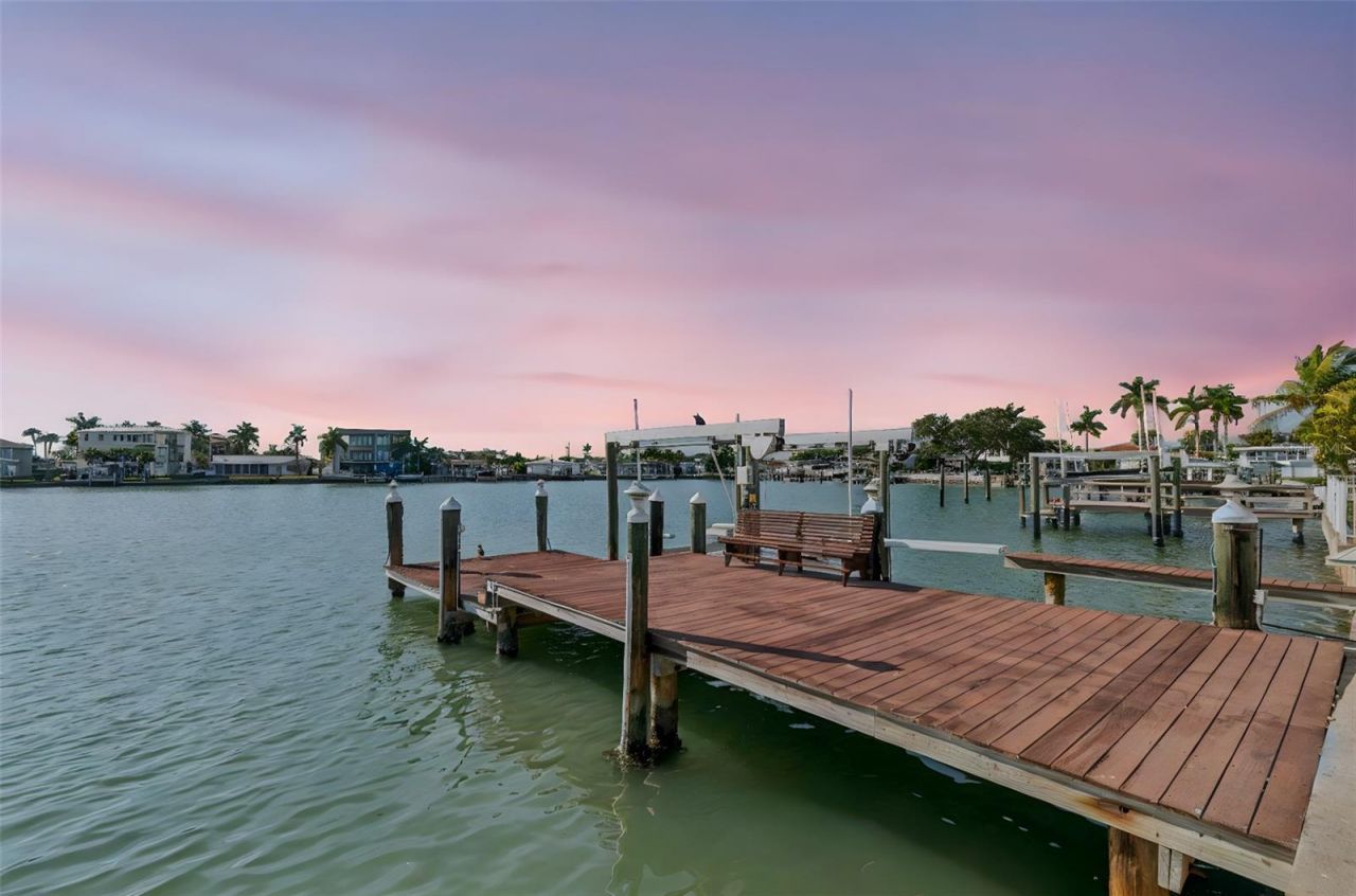 7864 9th Avenue S, Saint Petersburg, FL 33707 Photo