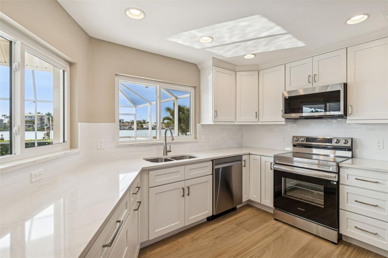 7864 9th Avenue S, Saint Petersburg, FL 33707 Photo