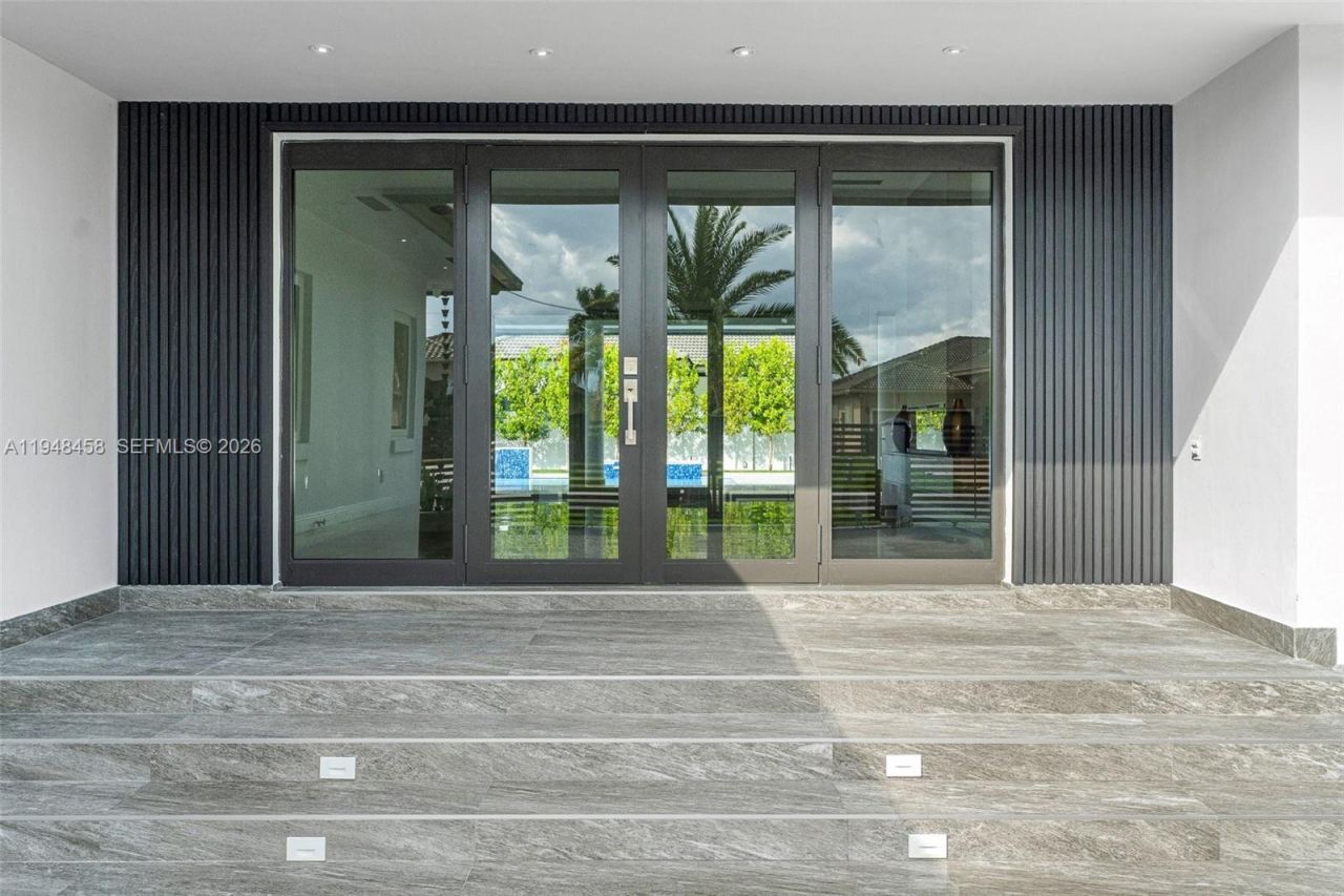 9901 NW 130th St , Hialeah Gardens, FL 33018 Photo